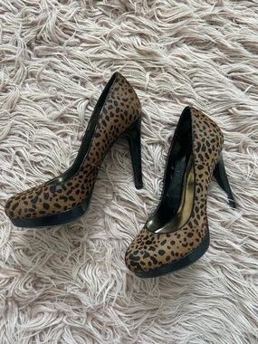Via Neroli cheetah print pumps